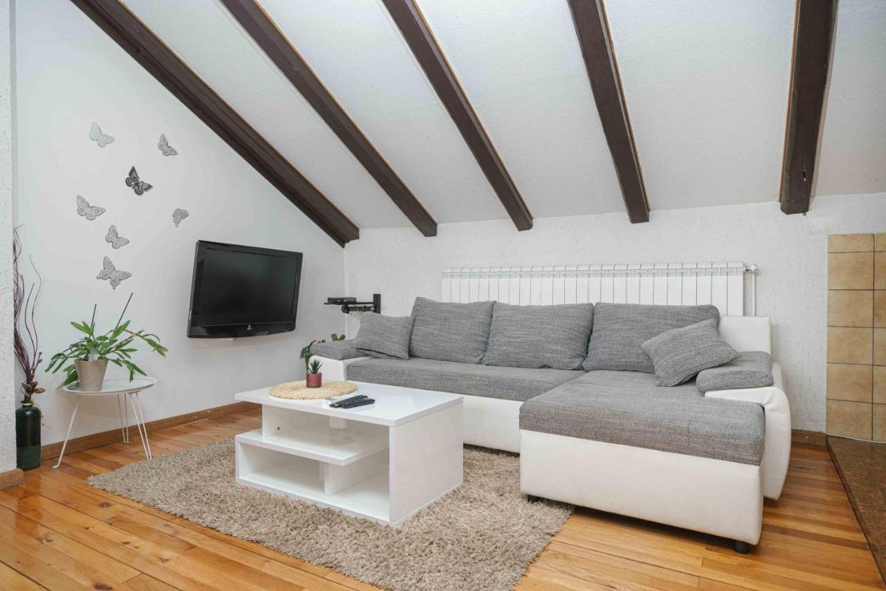 Apartments Micin โวดีเซ ภายนอก รูปภาพ
